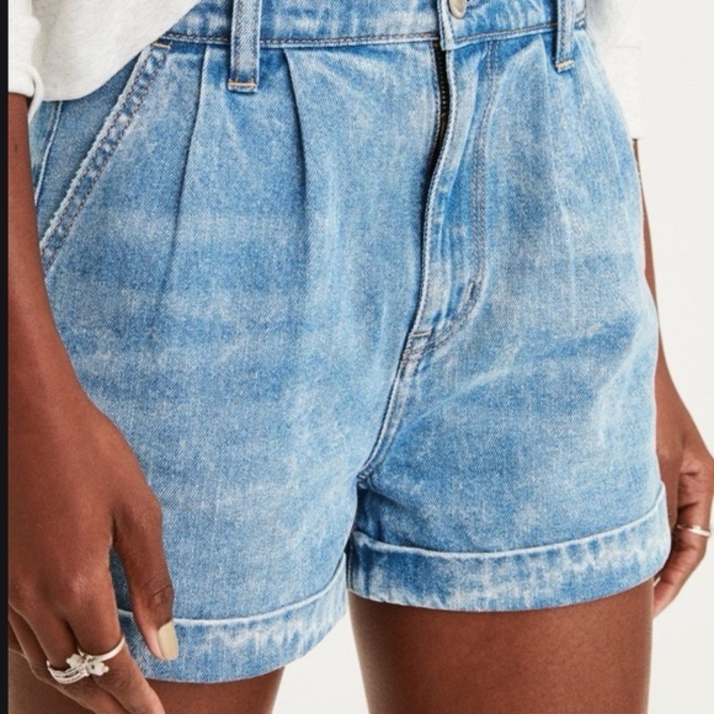 American Eagle Outfitters Light Blue High-Rise Cuffed Mom Denim Shorts
